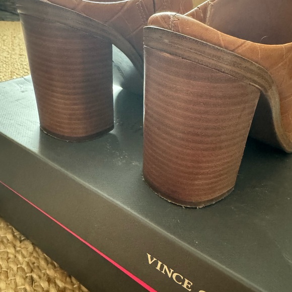 Vince Camuto Wereen Mules in croc - Picture 2 of 3